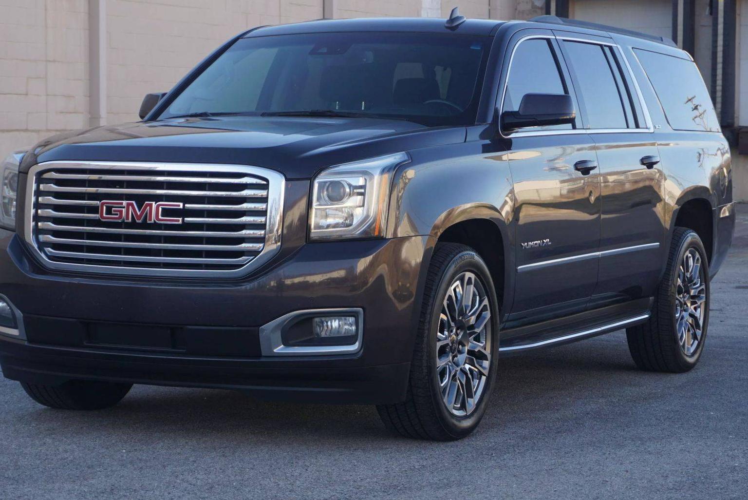 GMC YUKON XL 2018 1GKS1GKC0JR319664 image